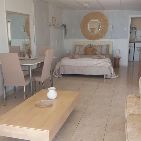 Sunrise Boho Apartment Larnaka